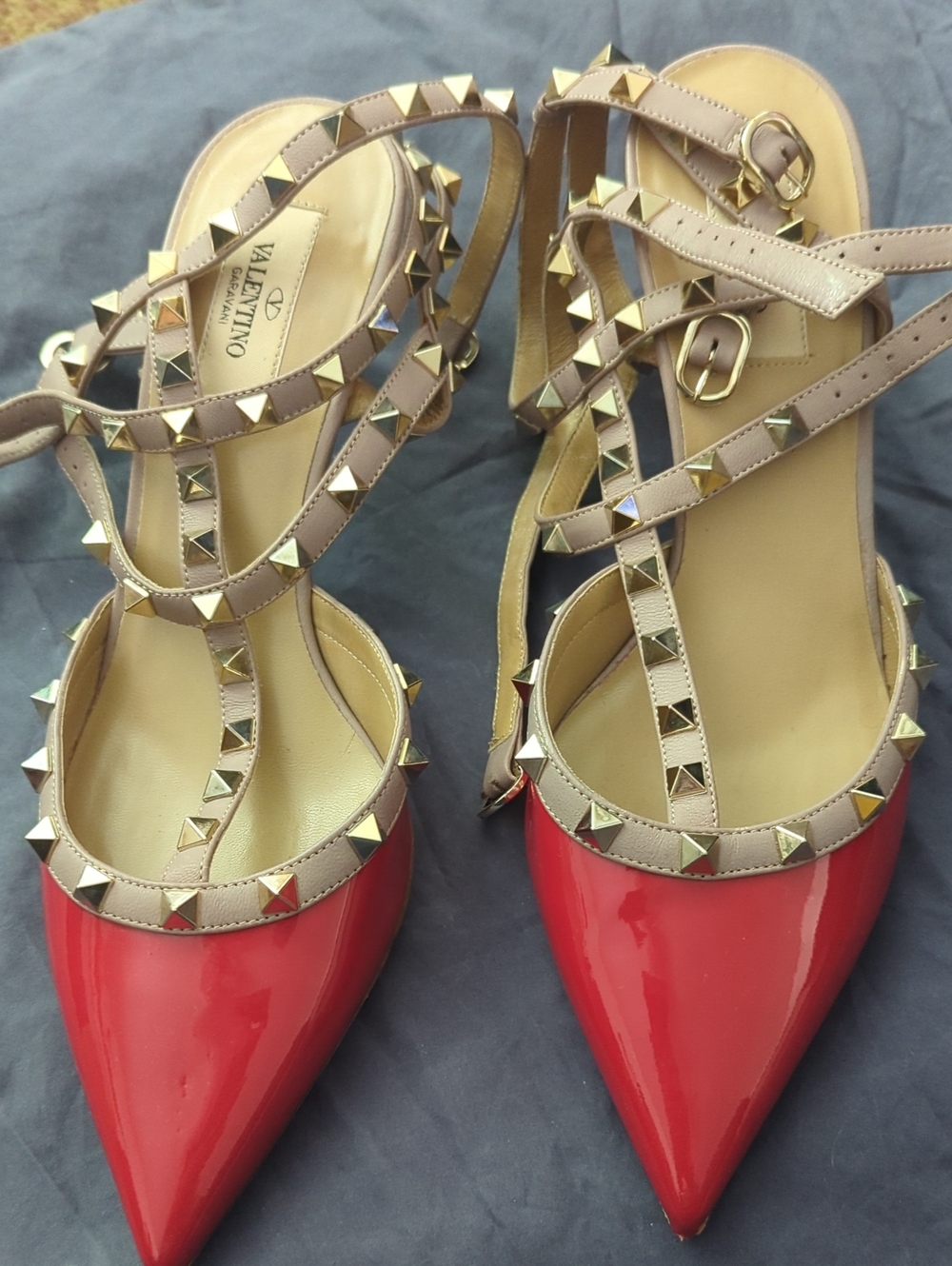 Valentino Garavani Rockstud Red Patent Pointed-Toe Beige Studded T-Strap Flats
